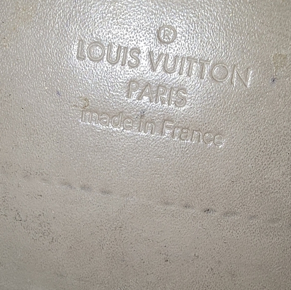 Authentic Louis Vuitton Light Yellow Vernis Monogram Long Snap Sarah Wallet - Picture 6 of 10